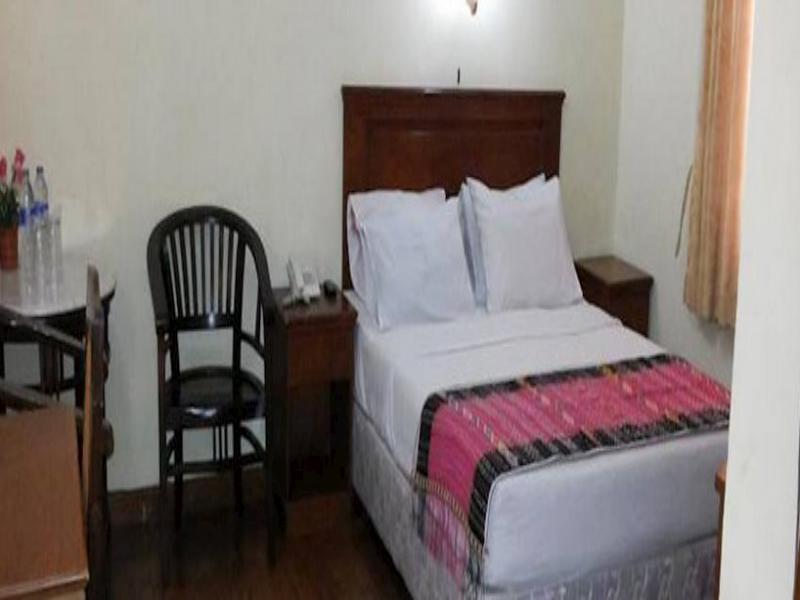 Oyo 1030 Hotel Bumi Asih Medan Buitenkant foto