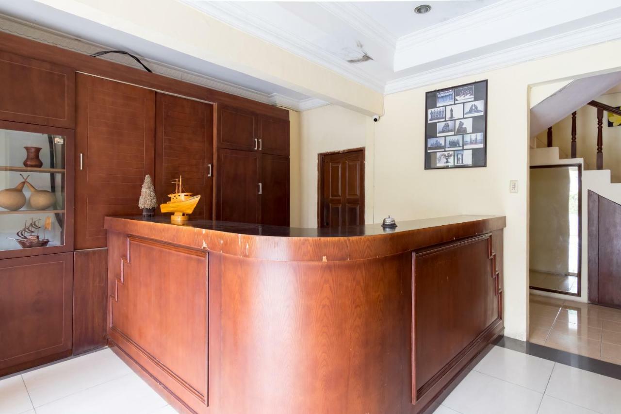 Oyo 1030 Hotel Bumi Asih Medan Buitenkant foto