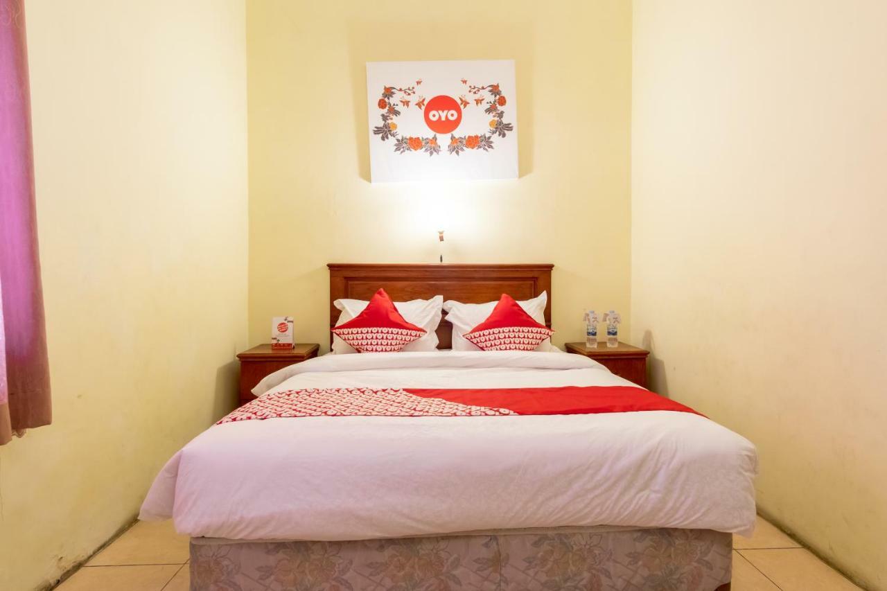 Oyo 1030 Hotel Bumi Asih Medan Buitenkant foto