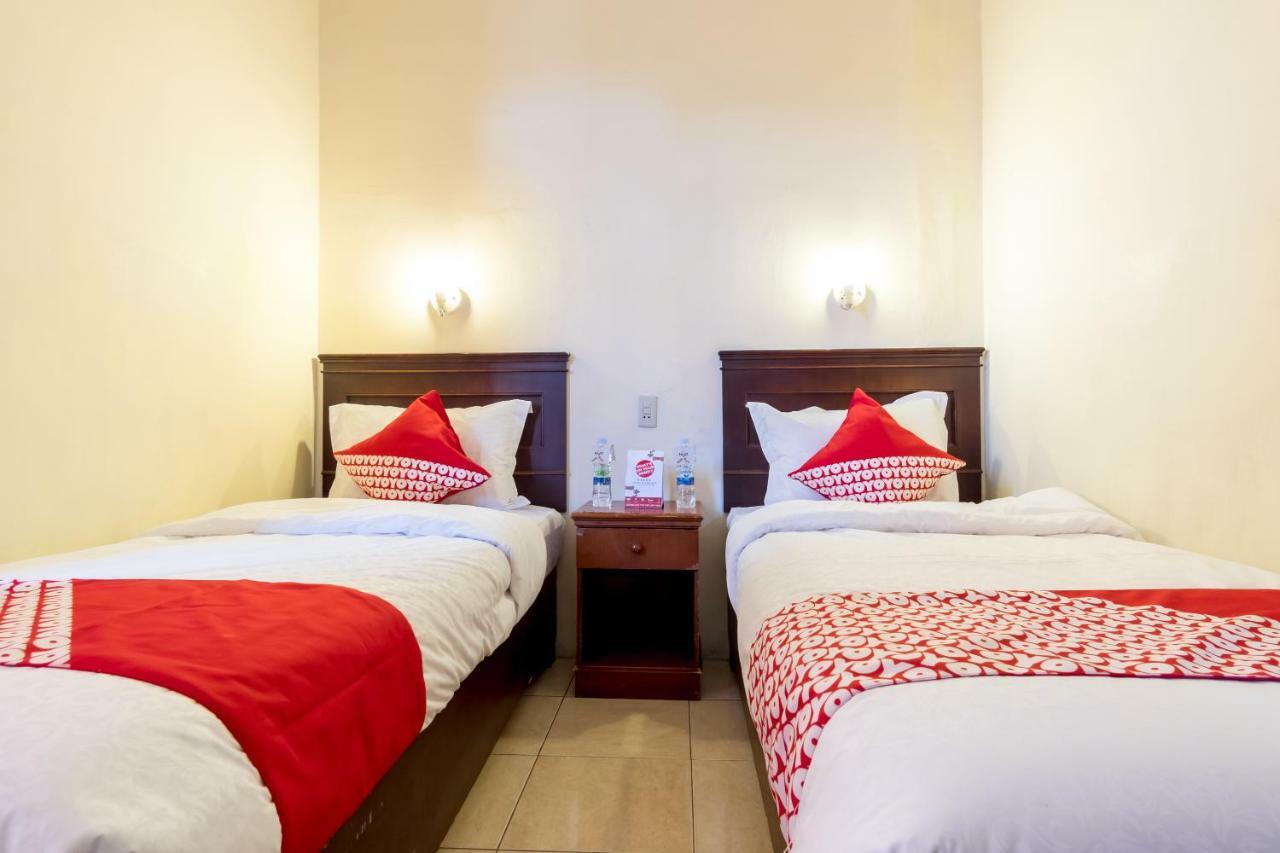 Oyo 1030 Hotel Bumi Asih Medan Buitenkant foto