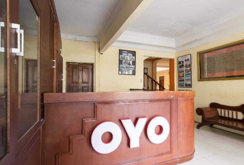 Oyo 1030 Hotel Bumi Asih Medan Buitenkant foto